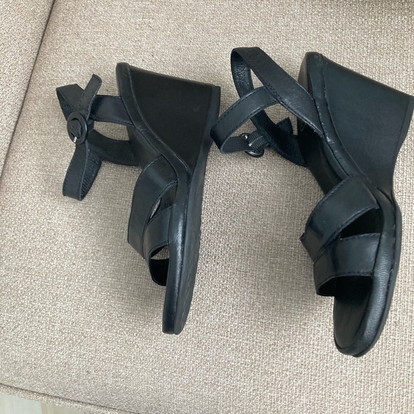 Leather Upper Platform Sandals - Picture 5 of 7